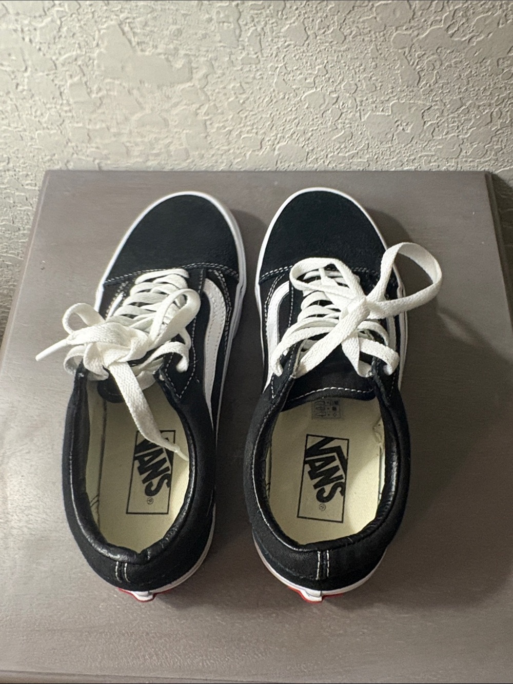 Vans Black and White Old Skool Low-Top Sneakers Wm 7.5 or Men’s 6 - Picture 5 of 10
